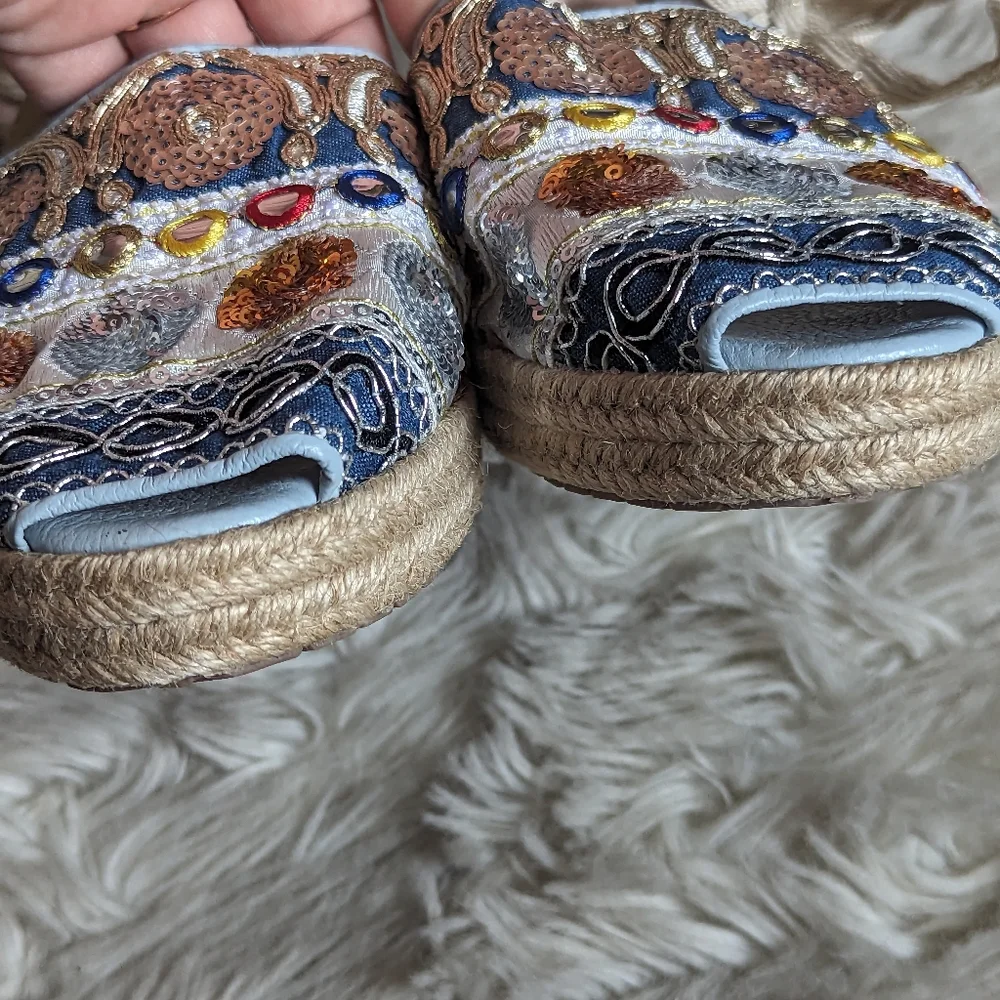 EUC Bon Bonite Embroidered Sequin Espadrilles
